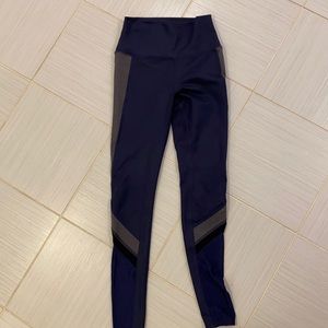 All navy detailed leggings
